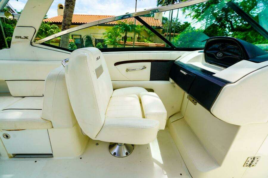 27ft Sea Ray Yacht For Sale