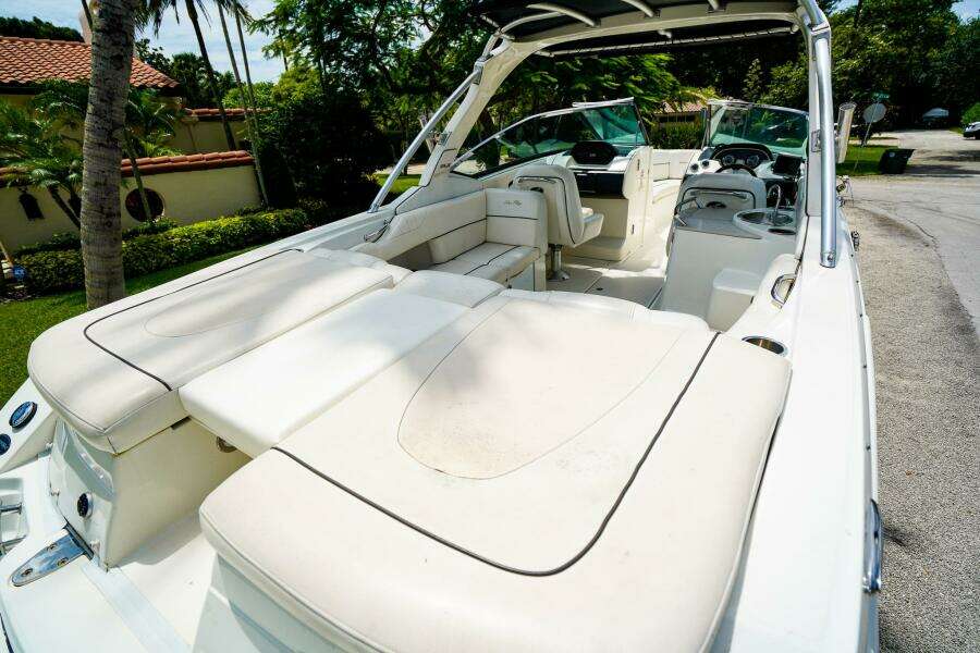 27ft Sea Ray Yacht For Sale
