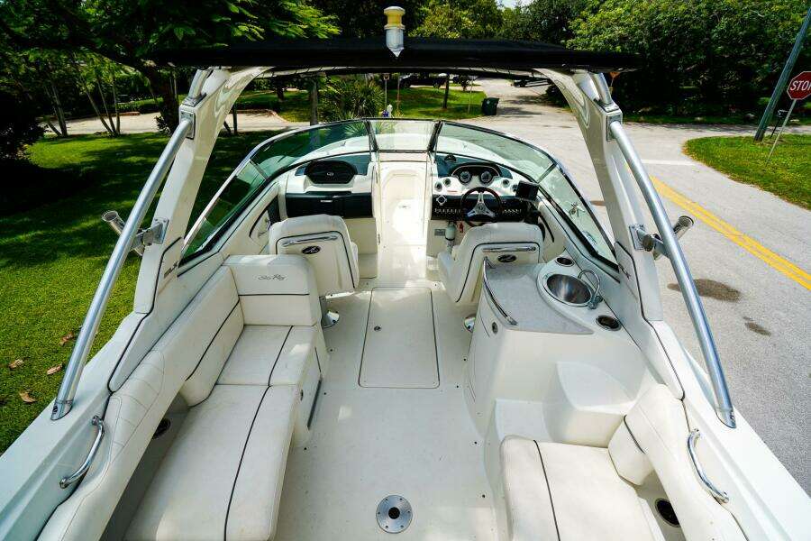 27ft Sea Ray Yacht For Sale