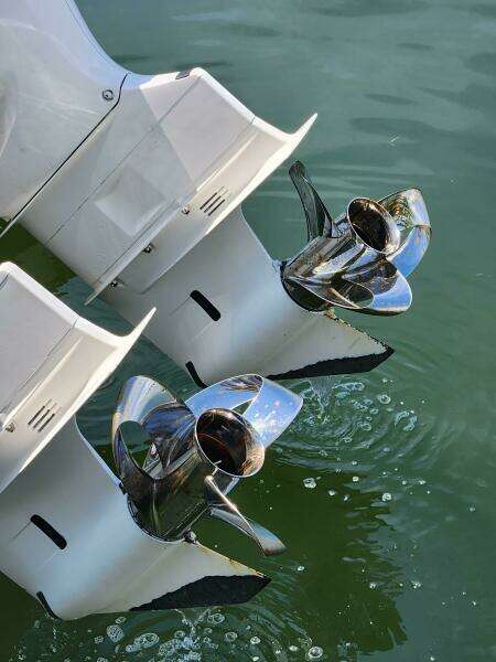 35ft Everglades Yacht For Sale