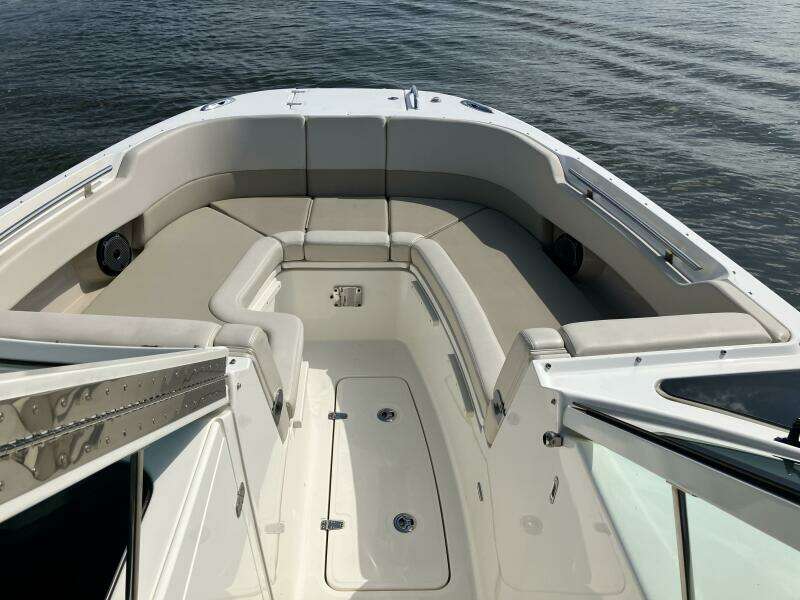 32ft Boston Whaler Yacht For Sale