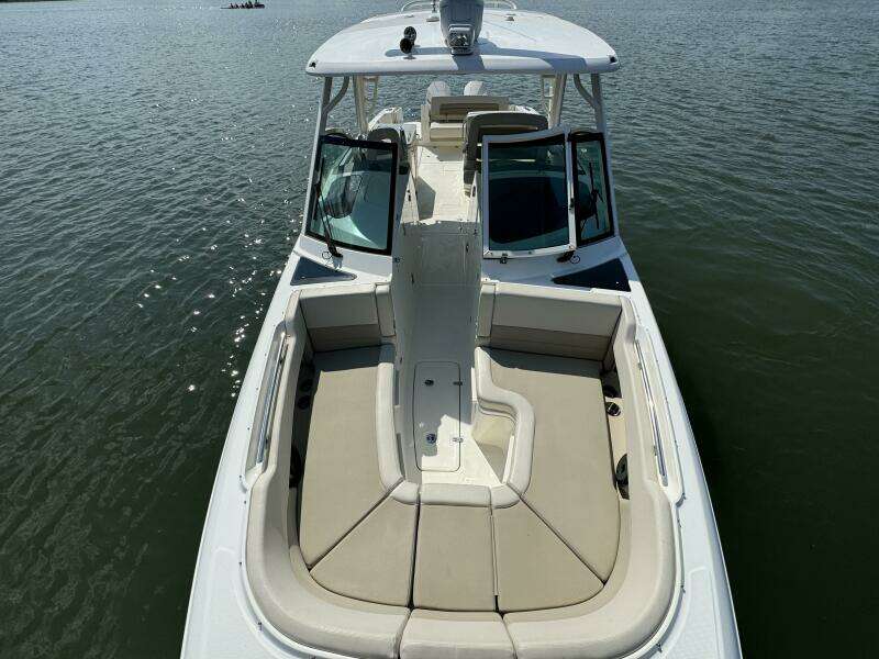32ft Boston Whaler Yacht For Sale