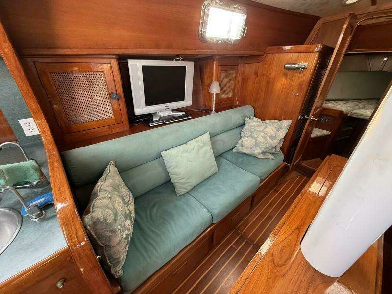 Blown Away 43ft Gulfstar Yacht For Sale