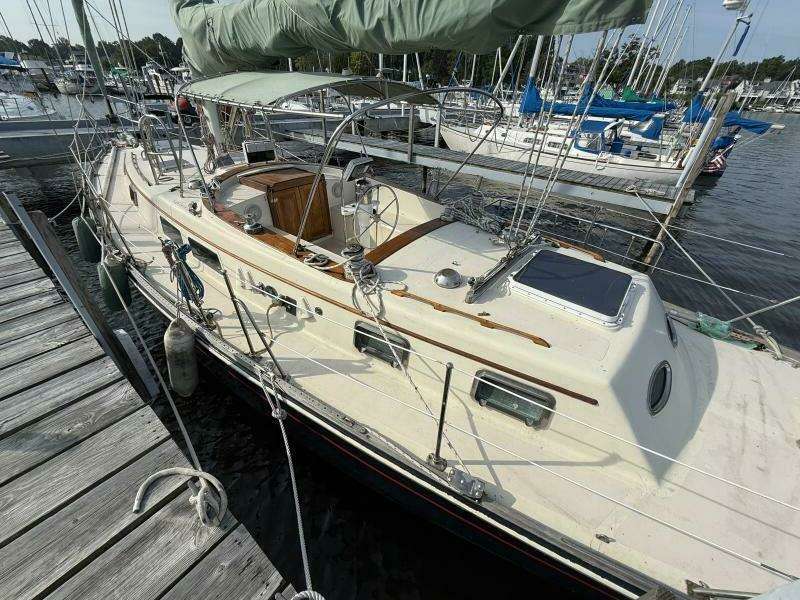Blown Away 43ft Gulfstar Yacht For Sale