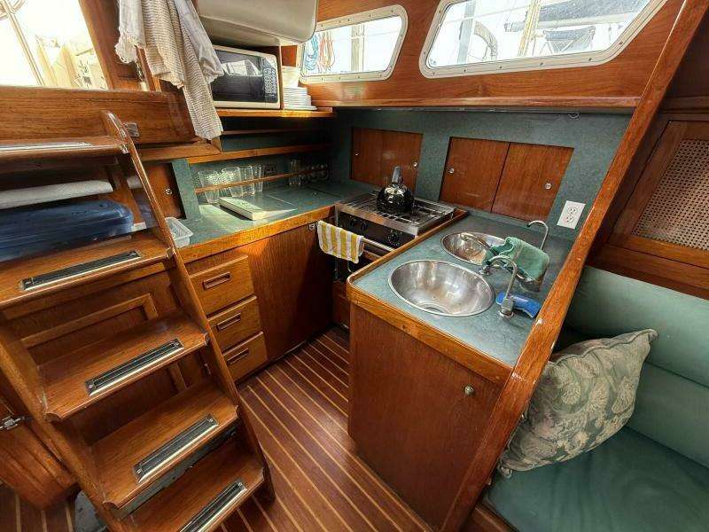 Blown Away 43ft Gulfstar Yacht For Sale