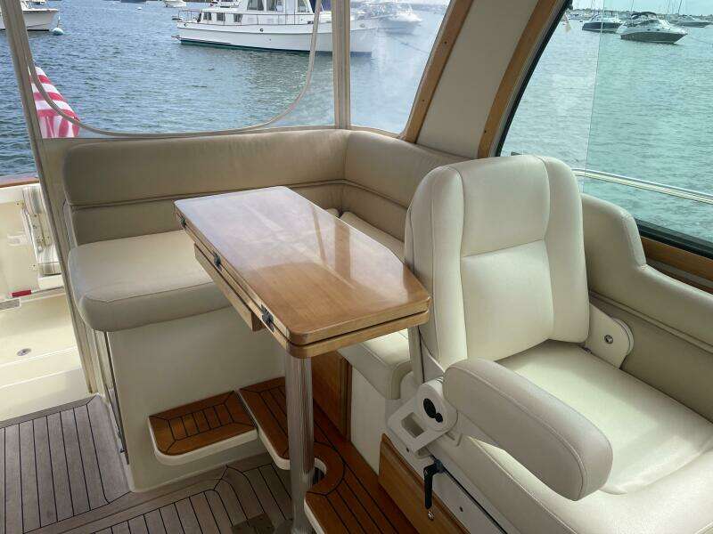 Helm Deck L Shaped Sofa & Table