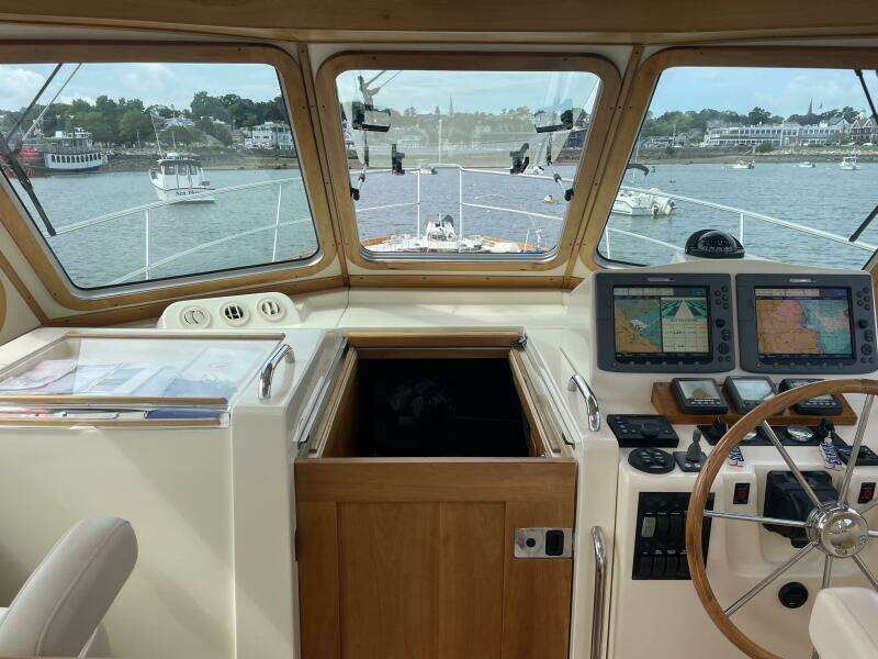 Helm Dash & Below Deck Access