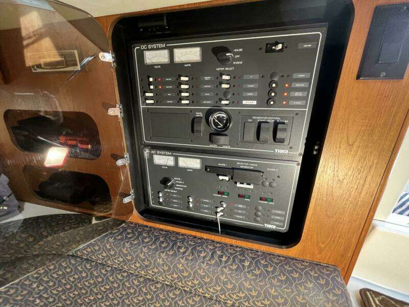 34ft Tiara Yachts Yacht For Sale