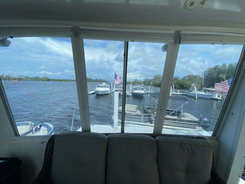 50ft Carver Yacht For Sale