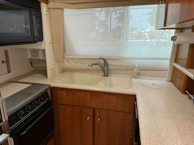 50ft Carver Yacht For Sale