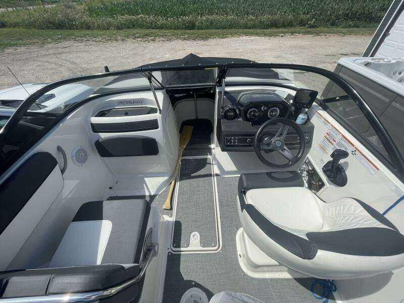 20ft Bayliner Yacht For Sale