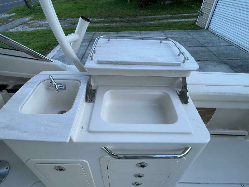 27ft Grady White Yacht For Sale