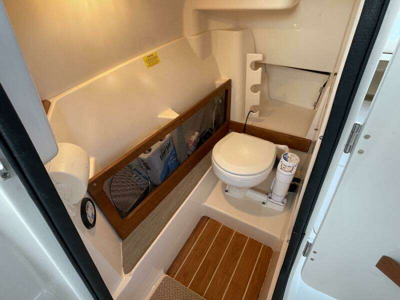 27ft Grady White Yacht For Sale