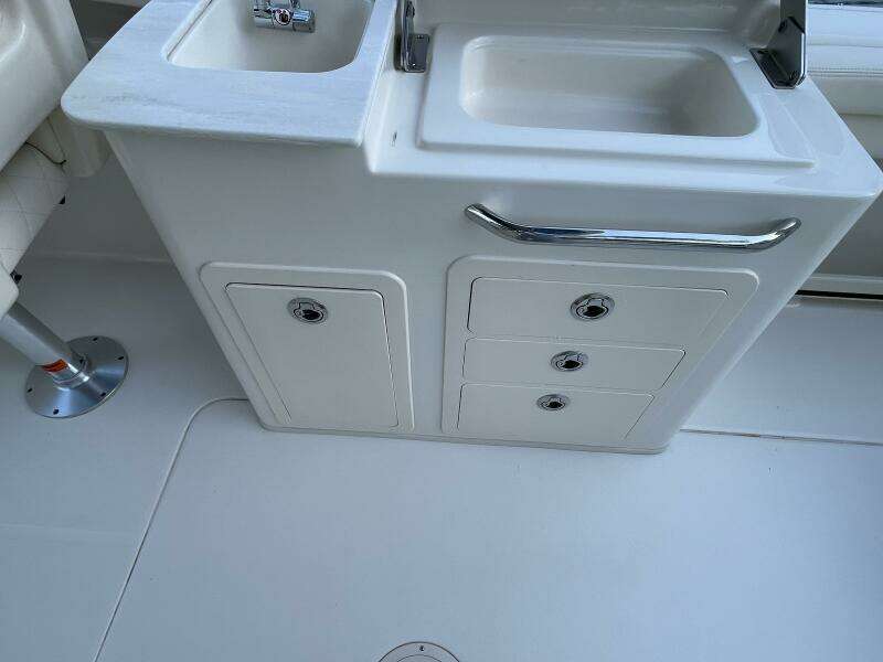 27ft Grady White Yacht For Sale