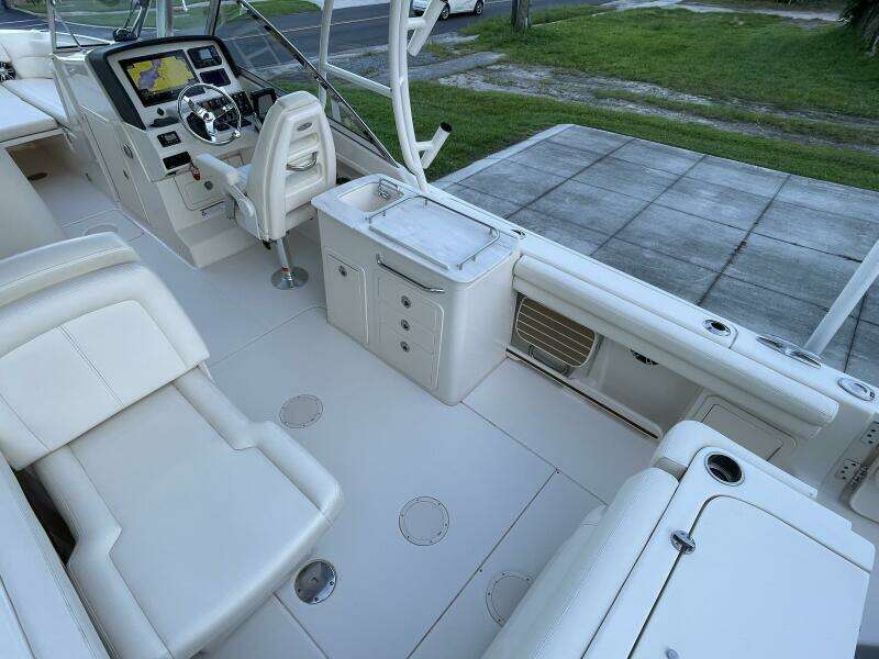 27ft Grady White Yacht For Sale