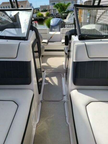 23ft Rinker Yacht For Sale