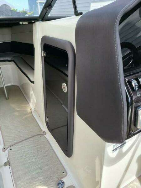 23ft Rinker Yacht For Sale