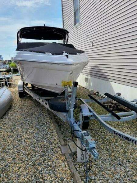 23ft Rinker Yacht For Sale