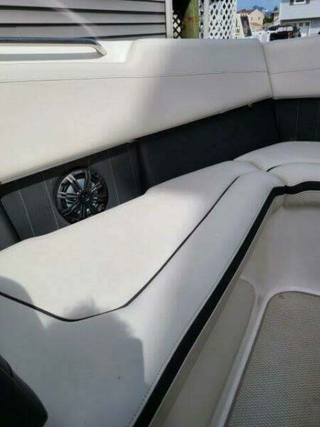 23ft Rinker Yacht For Sale