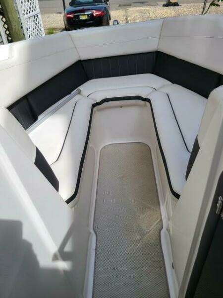 23ft Rinker Yacht For Sale