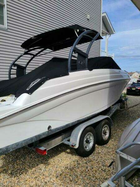 23ft Rinker Yacht For Sale