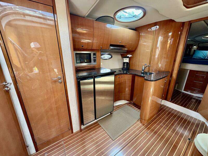OUTSTANDING 45ft Doral Yacht For Sale