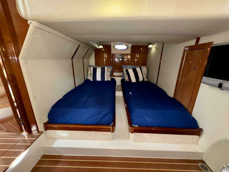 OUTSTANDING 45ft Doral Yacht For Sale
