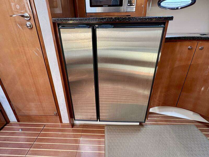 OUTSTANDING 45ft Doral Yacht For Sale