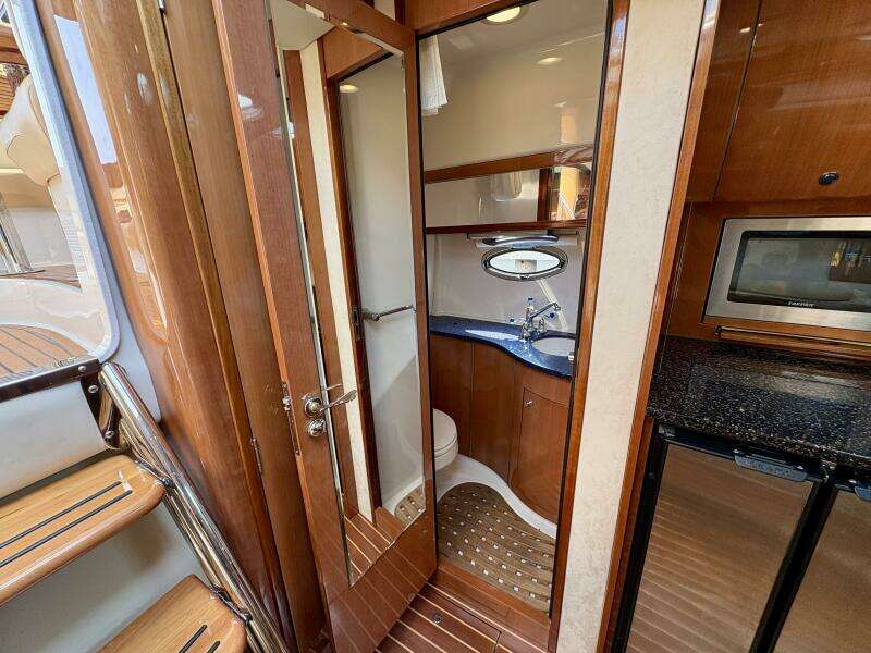 OUTSTANDING 45ft Doral Yacht For Sale