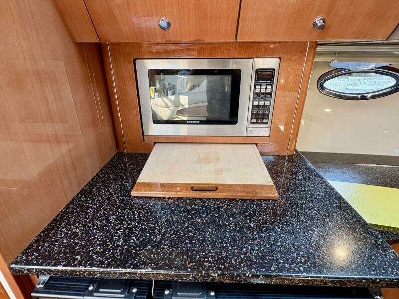 OUTSTANDING 45ft Doral Yacht For Sale