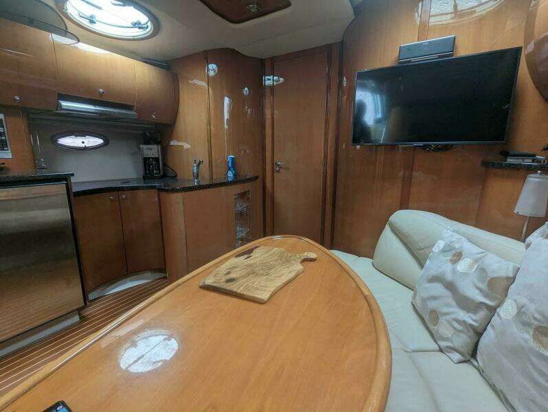 OUTSTANDING 45ft Doral Yacht For Sale