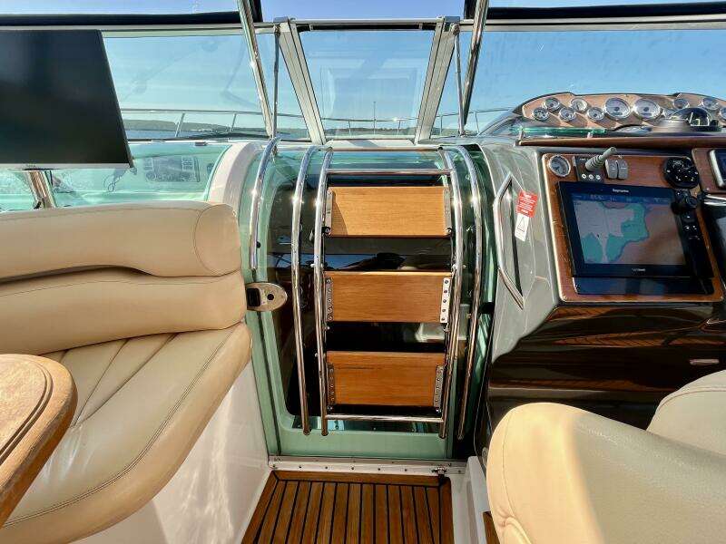 OUTSTANDING 45ft Doral Yacht For Sale