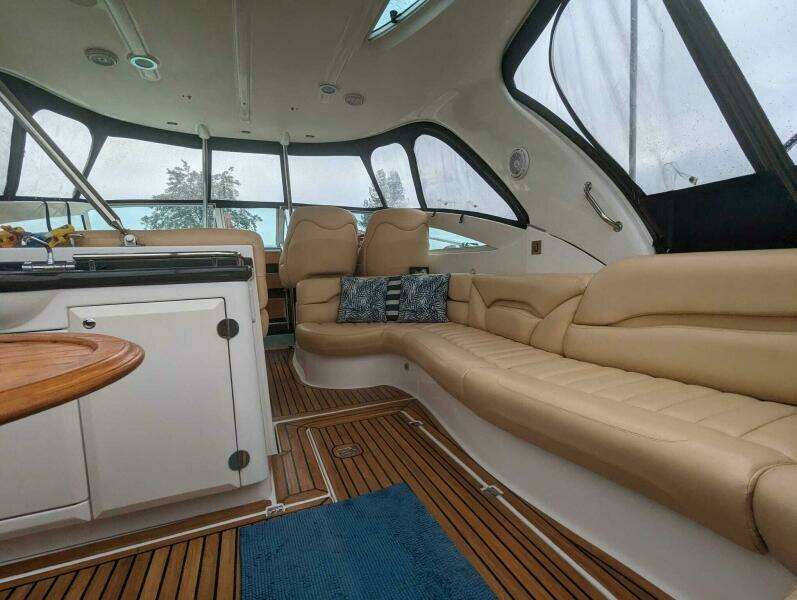 OUTSTANDING 45ft Doral Yacht For Sale