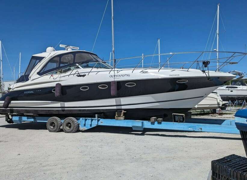 OUTSTANDING 45ft Doral Yacht For Sale