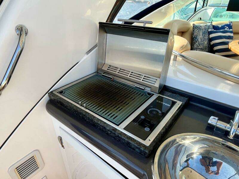 OUTSTANDING 45ft Doral Yacht For Sale