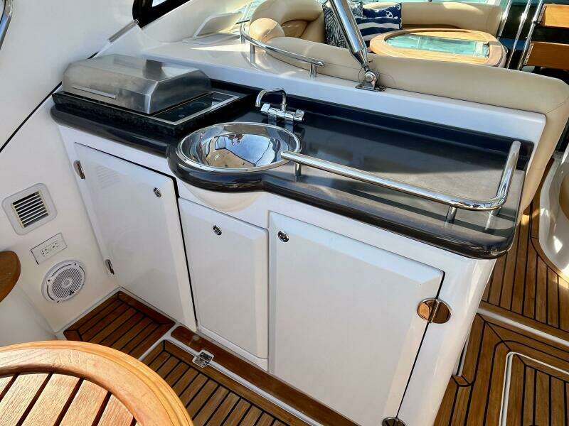 OUTSTANDING 45ft Doral Yacht For Sale