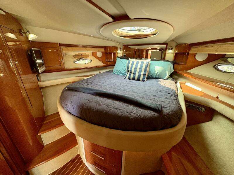 OUTSTANDING 45ft Doral Yacht For Sale