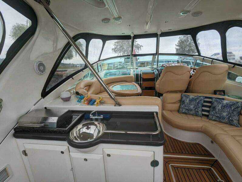 OUTSTANDING 45ft Doral Yacht For Sale
