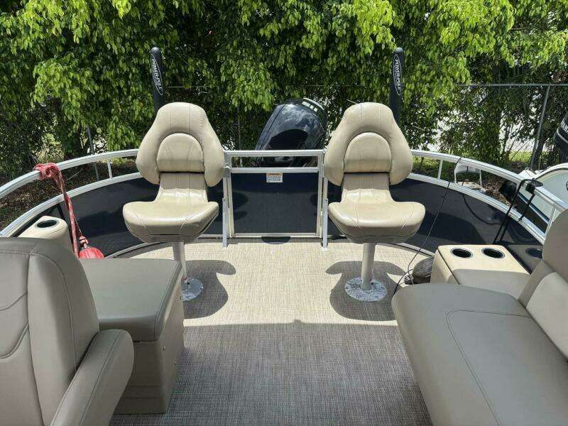 20ft Starcraft Yacht For Sale