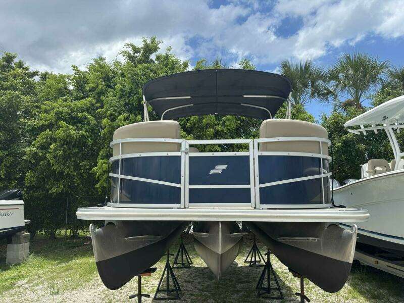 20ft Starcraft Yacht For Sale