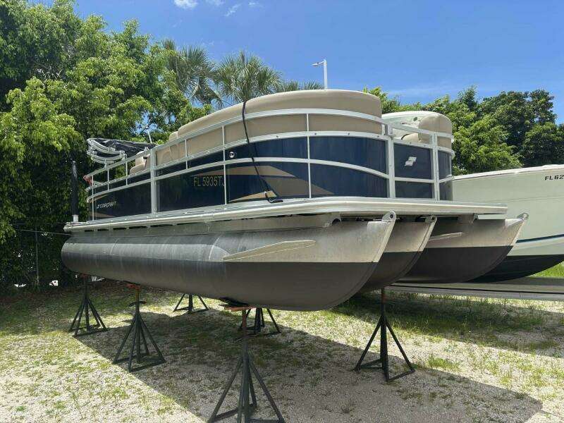 20ft Starcraft Yacht For Sale