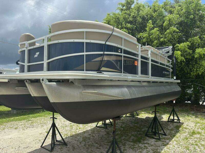 20ft Starcraft Yacht For Sale