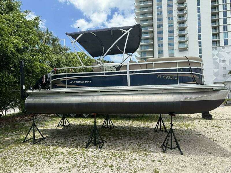 20ft Starcraft Yacht For Sale