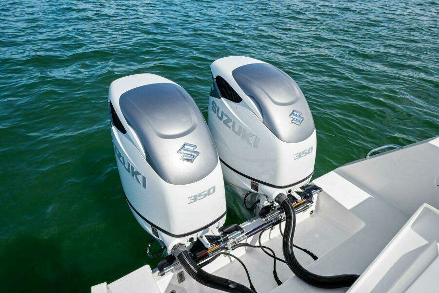 2012 Regulator 32