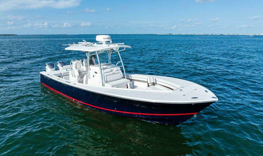 2012 Regulator 32 Profile