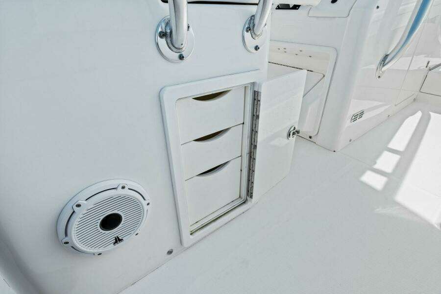 2012 Regulator 32