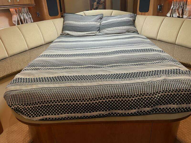 50ft Cruisers Yachts Yacht For Sale