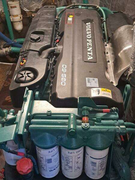 2015-power-catamaran-power-5292466-20240611061748237-1_XLARGE.jpg