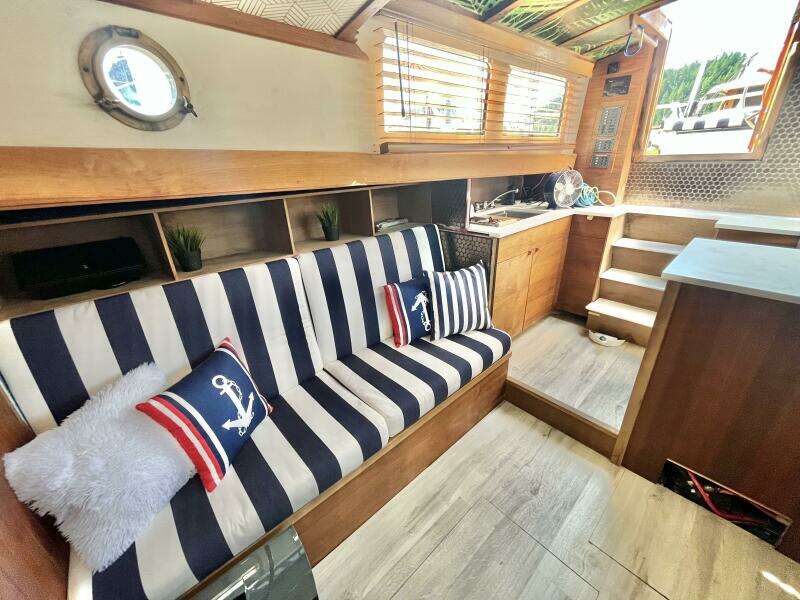 41ft CT Yacht For Sale