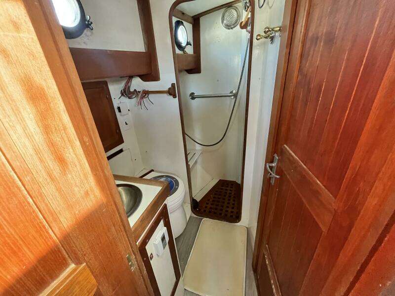 41ft CT Yacht For Sale